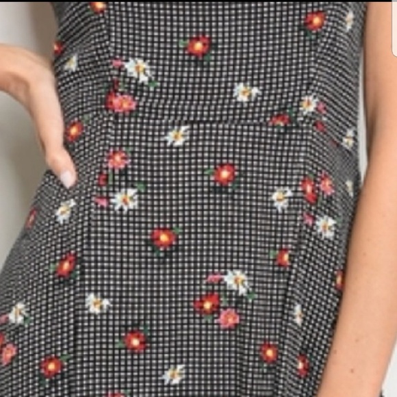 LAST 1! Le Lis checkered sundress - Picture 4 of 7